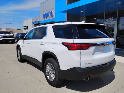 Used 2023 Chevrolet Traverse LT FWD image 7