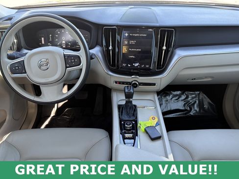 Used 2019 Volvo XC60 T5 Momentum image 11