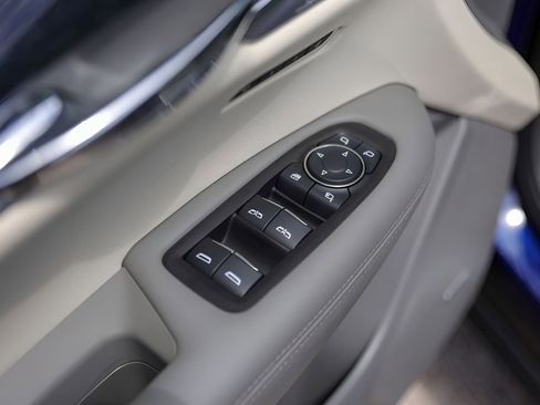 Certified 2025 Cadillac XT6 Premium Luxury w/ Technology Package FWD image 24