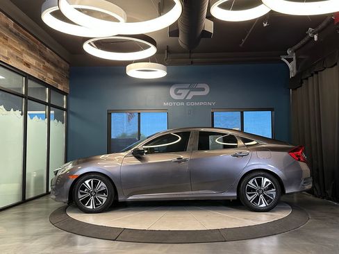 Used 2018 Honda Civic EX-L image 6