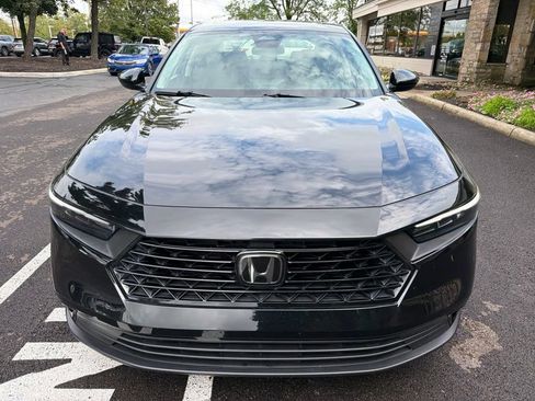 Used 2025 Honda Accord SE image 3