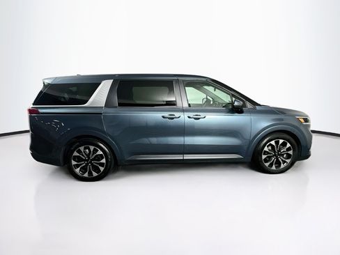 Used 2024 Kia Carnival EX FWD image 10