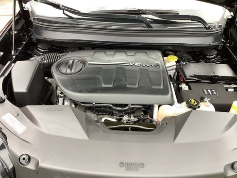 Used 2022 Jeep Cherokee Trailhawk w/ Sun & Sound Group image 18