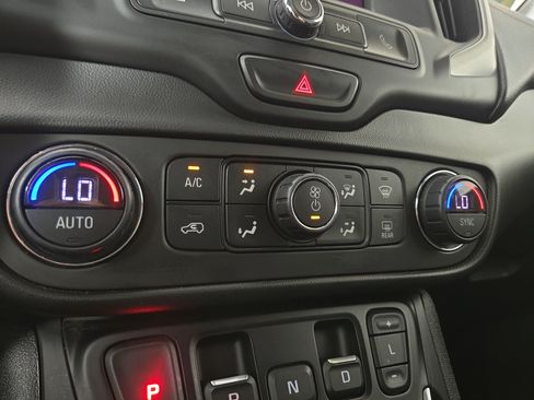 Used 2021 GMC Terrain SLE w/ Driver Convenience Package AWD/4WD image 25
