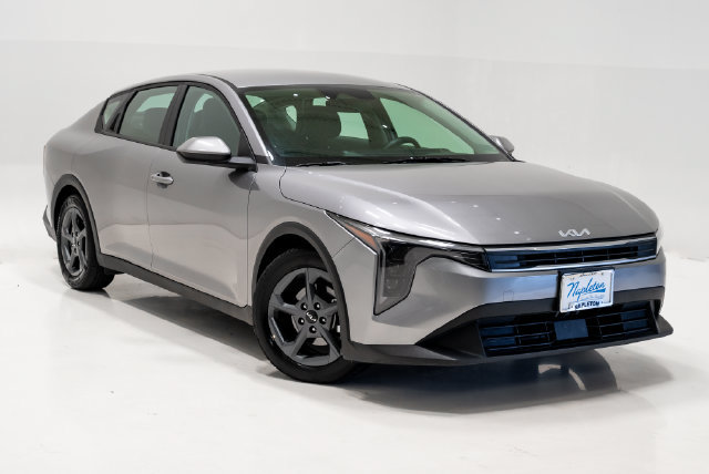 Used 2025 Kia K4 FWD image 6
