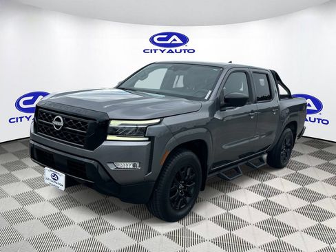 Used 2023 Nissan Frontier SV w/ Midnight Edition Package RWD image 8