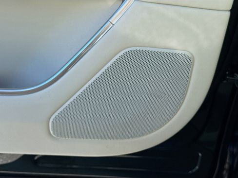 New 2025 Land Rover Range Rover SE image 25