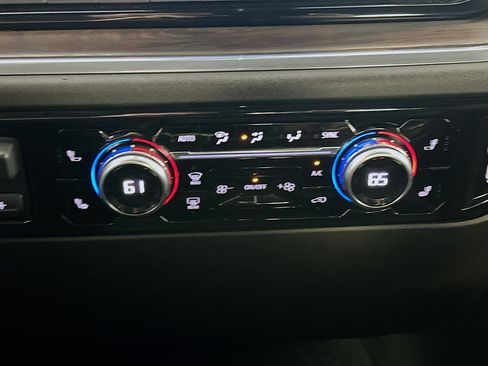 Used 2025 GMC Sierra 1500 SLT image 23