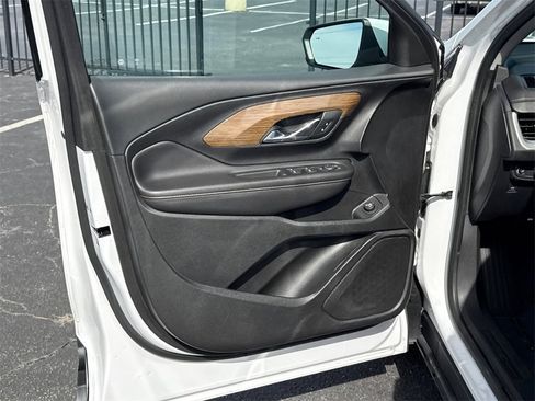 Used 2020 GMC Terrain SLE w/ Driver Convenience Package image 11