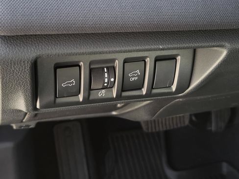Used 2025 Subaru Outback Premium AWD/4WD image 22