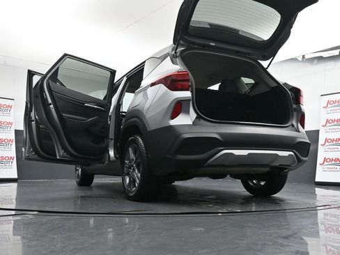 Used 2023 Kia Seltos LX image 46