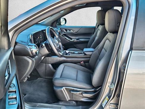 Used 2025 Chevrolet Equinox LT AWD/4WD image 16