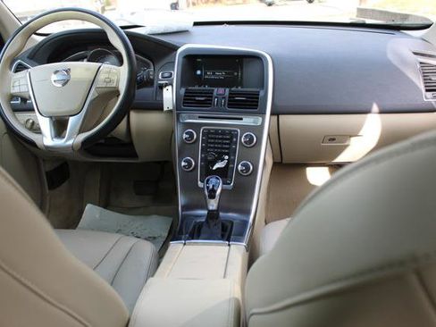 Used 2015 Volvo XC60 T6 image 12