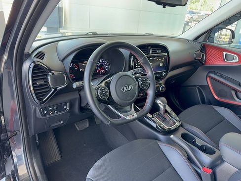 Used 2020 Kia Soul GT-Line Turbo FWD image 11