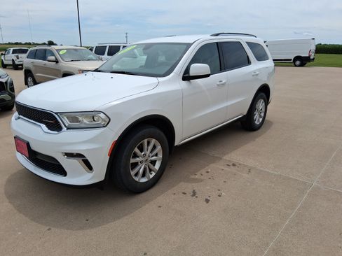 Used 2021 Dodge Durango SXT AWD/4WD image 4