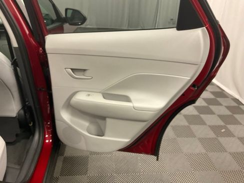 Used 2025 Hyundai Kona SEL AWD/4WD image 27