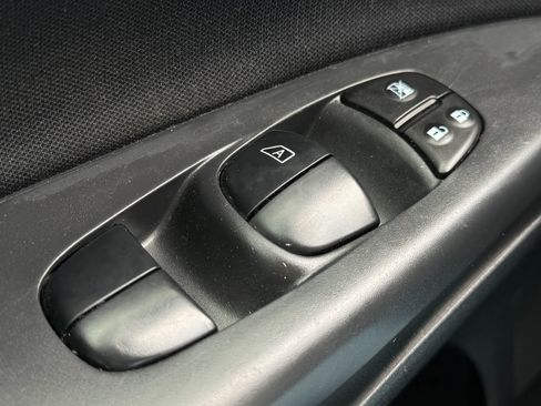 Used 2014 Nissan Sentra SV FWD image 23