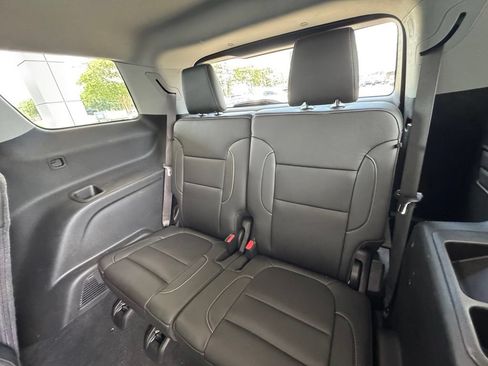 Used 2023 GMC Acadia SLT w/ Elevation Edition FWD image 22