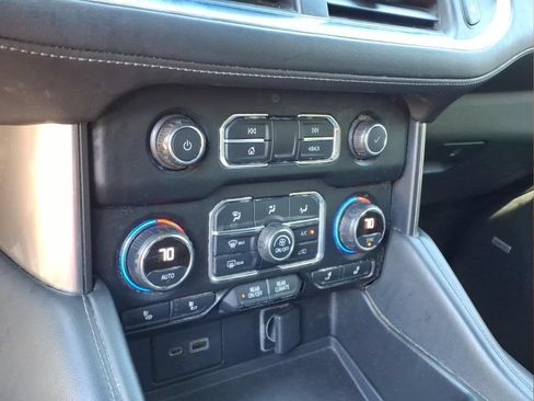 Used 2021 Chevrolet Tahoe Z71 w/ Z71 Off-Road Package AWD/4WD image 6