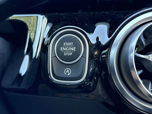 Used 2025 Mercedes-Benz GLA 35 AMG 4MATIC image 28