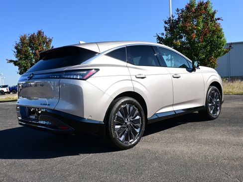 Certified 2025 Nissan Murano Platinum w/ Cargo Package image 8