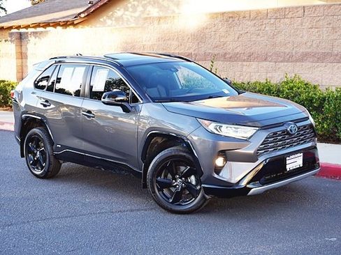 Used 2020 Toyota RAV4 XSE image 3