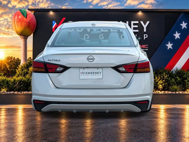 Used 2025 Nissan Altima 2.5 SV FWD image 4