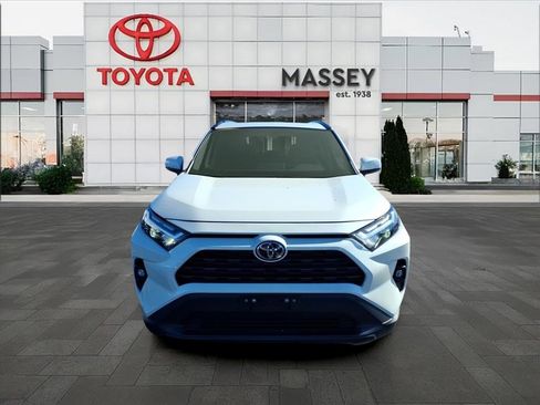 Used 2022 Toyota RAV4 XLE Premium image 8
