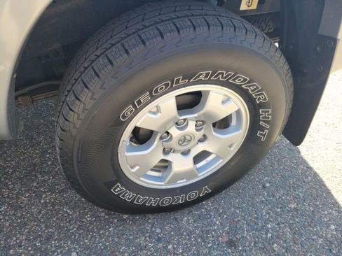 Used 2015 Toyota Tacoma 4x4 Double Cab w/ TRD Off-Road Package image 28