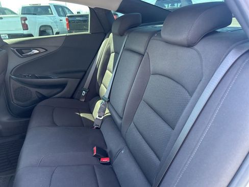 Used 2020 Chevrolet Malibu LT image 32