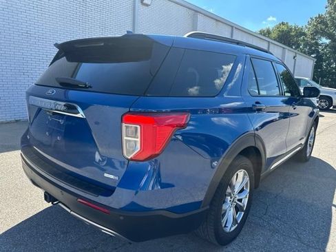 Used 2020 Ford Explorer XLT w/ Equipment Group 202A AWD/4WD image 14