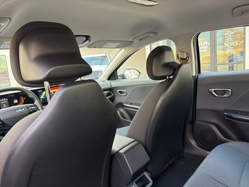 New 2025 Kia K4 LXS image 22