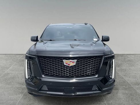 Certified 2025 Cadillac Escalade ESV Sport Platinum image 8