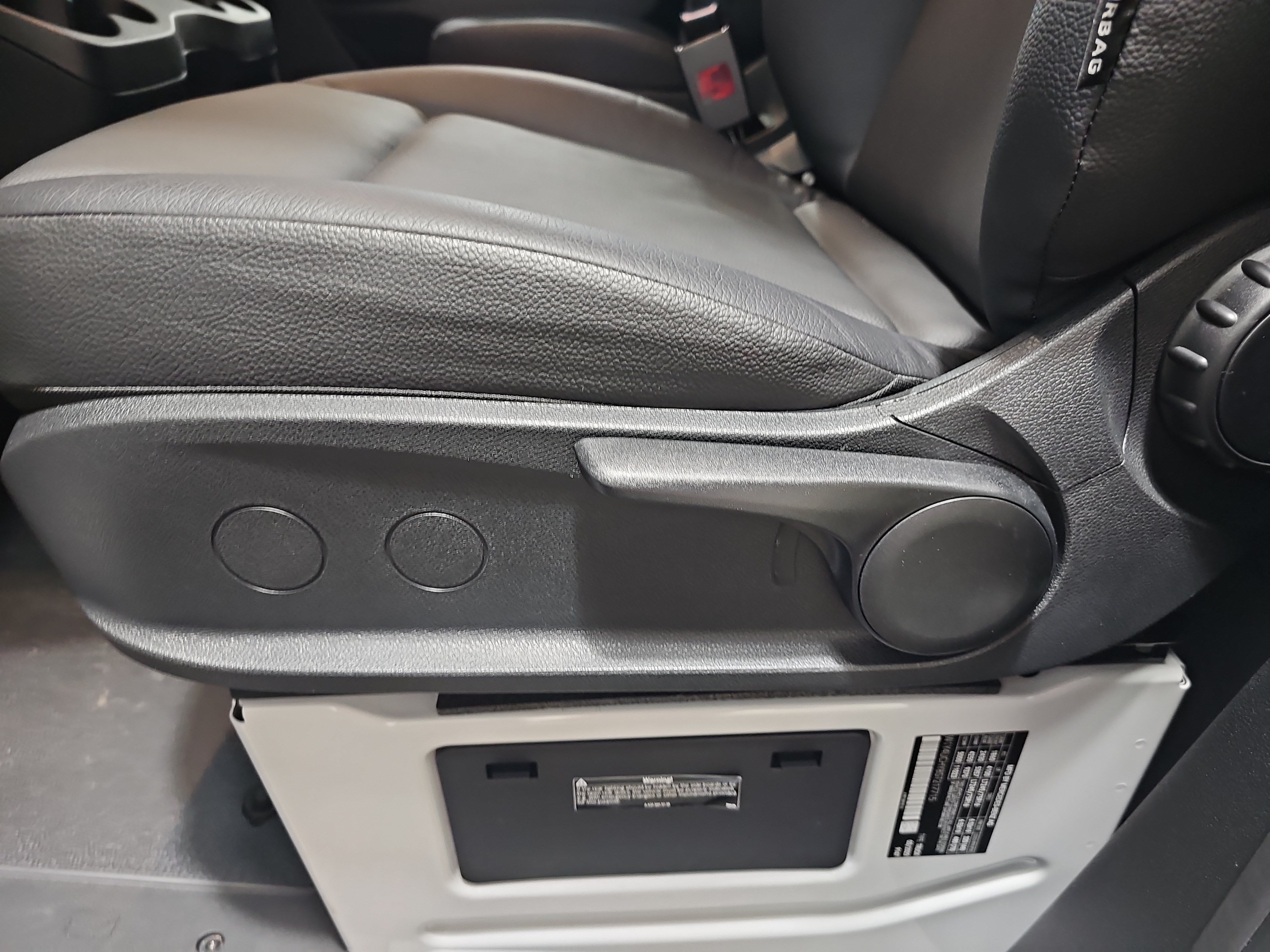 New 2025 Mercedes-Benz eSprinter 170 Cargo image 26