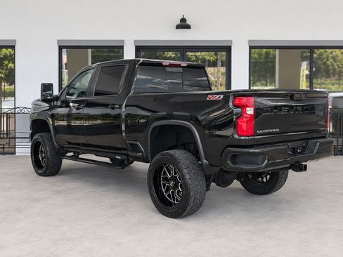 Used 2022 Chevrolet Silverado 2500 LTZ w/ LTZ Plus Package AWD/4WD image 2
