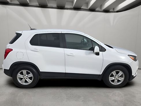 Used 2020 Chevrolet Trax LS w/ Tint and Cruise Package image 6