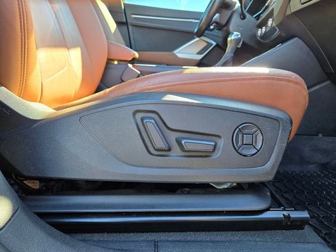 Used 2020 Audi Q3 2.0T Premium Plus w/ Premium Plus Package image 43