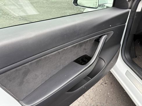 Used 2018 Tesla Model 3 Long Range image 13