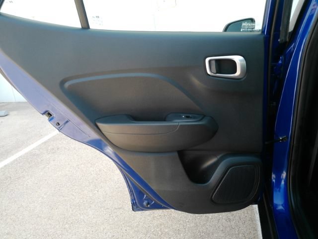 Used 2023 Hyundai Venue SE FWD image 16