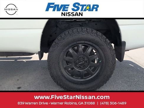 Used 2019 Nissan Titan SV w/ SV Convenience Package AWD/4WD image 12