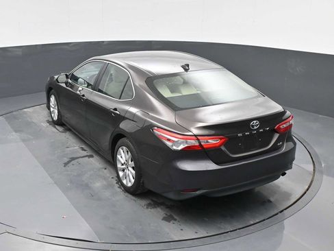 Used 2019 Toyota Camry LE image 20