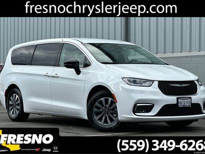 Used 2024 Chrysler Pacifica Limited
