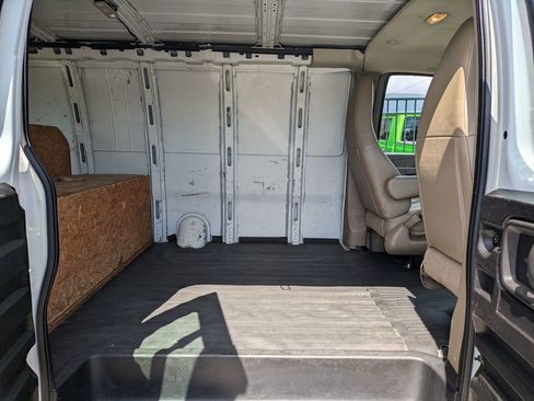 Used 2020 Chevrolet Express 3500 Extended w/ Driver Convenience Package image 17