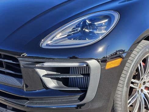 Used 2023 Porsche Macan S image 12