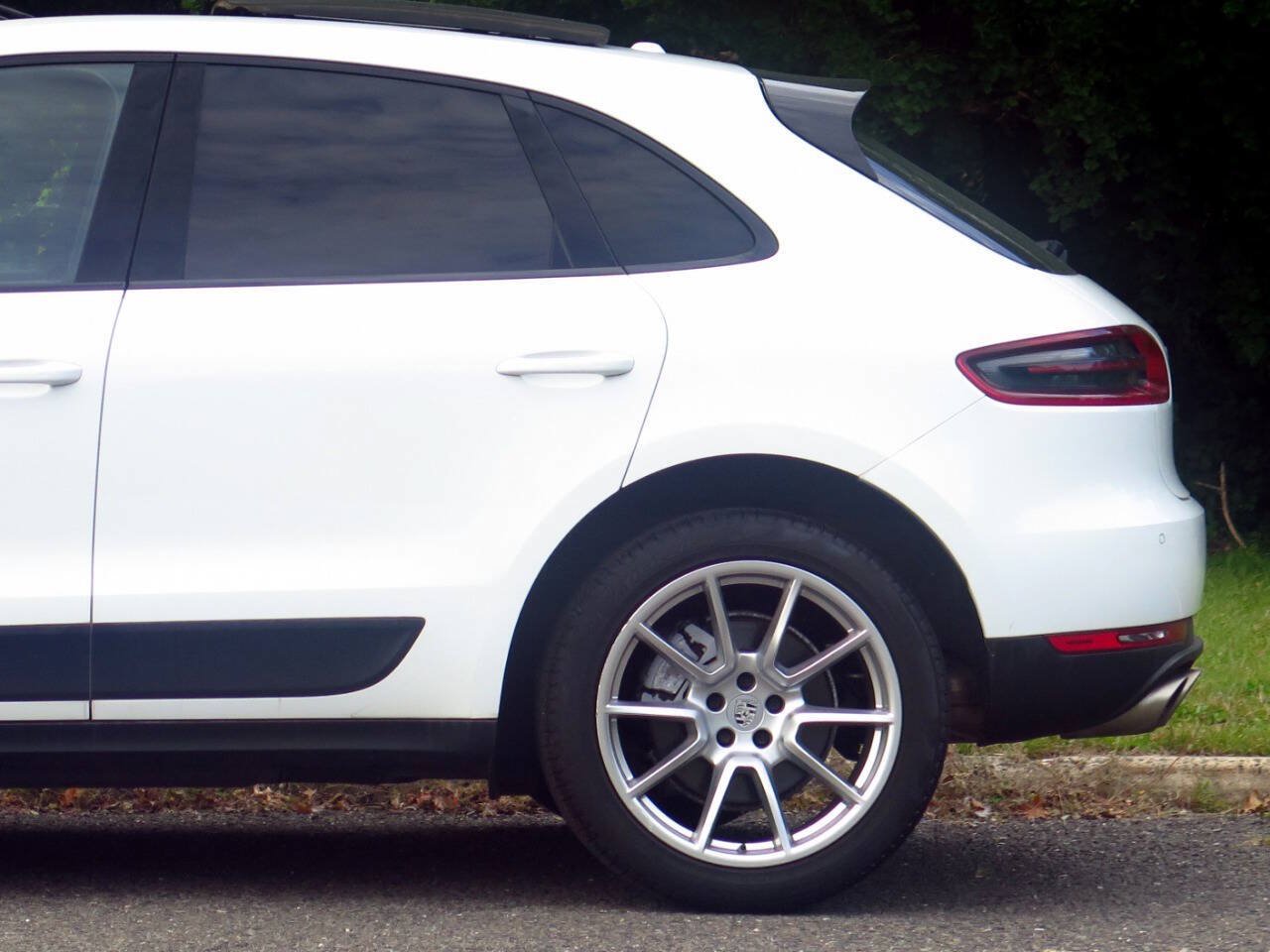 Used 2017 Porsche Macan S AWD/4WD image 32