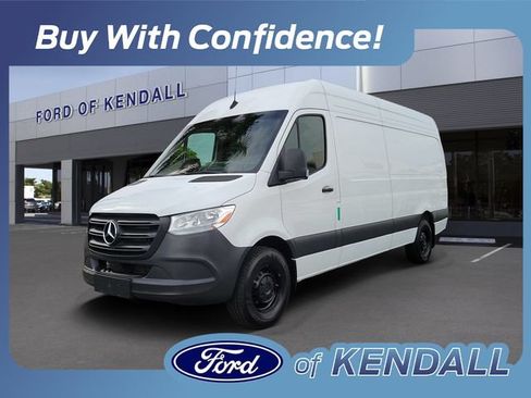Used 2025 Mercedes-Benz Sprinter 2500 image 1