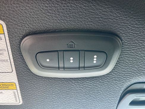 Used 2020 Jeep Wrangler Unlimited Sahara AWD/4WD image 25