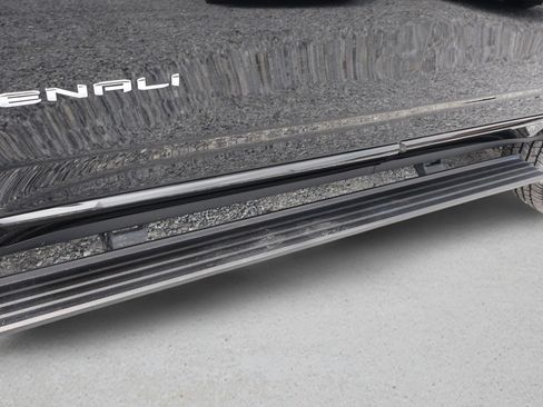 Used 2022 GMC Yukon Denali AWD/4WD image 10