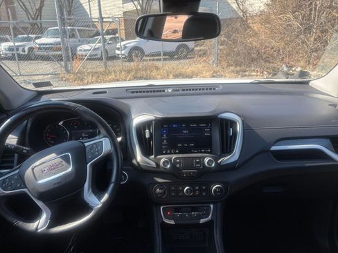 Used 2024 GMC Terrain SLT image 35