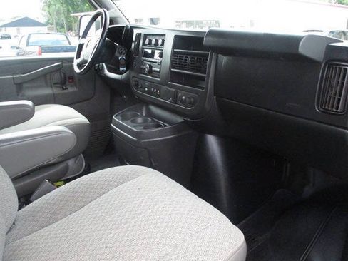 Used 2017 Chevrolet Express 3500 LT w/ LT Preferred Equipment Group RWD image 13